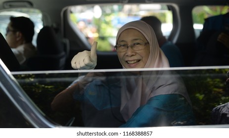 UALA LUMPUR, MALAYSIA - APRIL 28, 2018 : President Peoples Justice Party (PKR) Wan Azizah A Candidate For Pakatan Harapan In Pandan (P100) Parliament During Nomination Day 14th General Election.