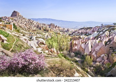 Uchisar Village, Capadoccia, Turkey