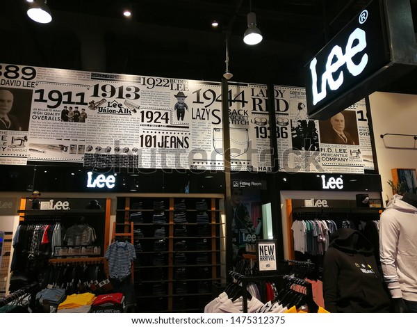 stores that sell lee jeans