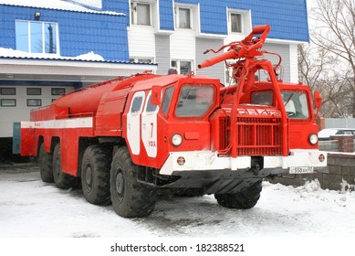 122 Airport Fire Tender Images, Stock Photos & Vectors | Shutterstock