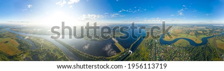 Gold gate bridge and heavy chain