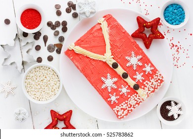 Ugly Christmas Sweater Cake , Recipe For Winter Holiday Party , Creative Idea For Christmas New Year Xmas Dessert Food