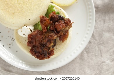 Ugly Delicious, Liver And English Muffin Sandwich