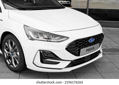 ford focus 2022 hatchback white