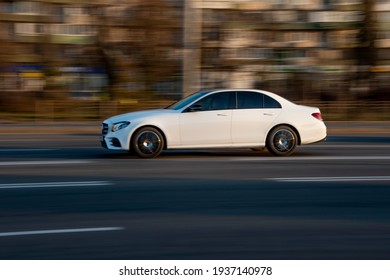 E 11 road Images, Stock Photos & Vectors | Shutterstock