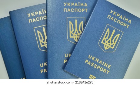 2,642 Ukrainian biometric passport Images, Stock Photos & Vectors ...