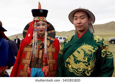 3,436 Mongolia traditional clothes Images, Stock Photos & Vectors ...