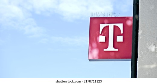 2159 Telekom Images Stock Photos And Vectors Shutterstock