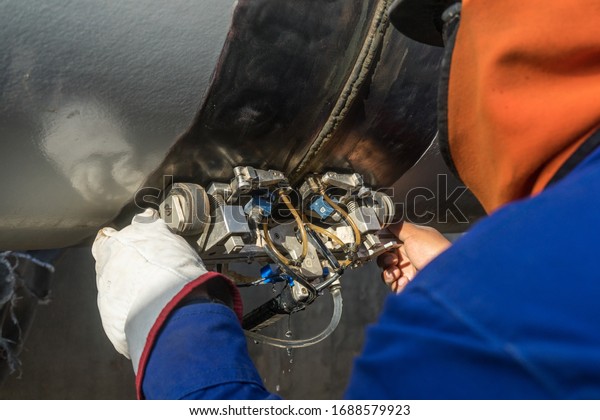 Ultrasonic Flaw Detector Equipment Weld Evaluation Stock Photo (Edit ...