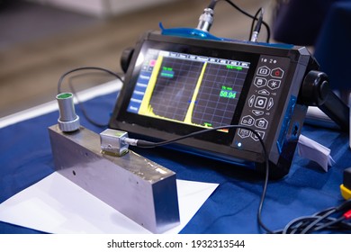 Ultrasonic flaw detector. Ultrasonic testing. Acoustic thickness gauge.