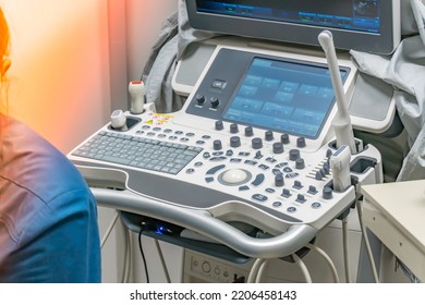 Ultrasound Machine In Veterinary Clinic. Professional Equipment Of Veterinary Clinics. A Mobile Ultrasound Diagnostic Device For Animals. Computer Equipment For Ultrasound Diagnostics Of Animals