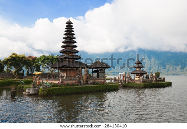 Ulun Danu Temple Complex Lake Bratan Buildings Landmarks