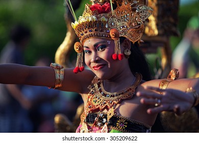 1,733 Kecak Uluwatu Images, Stock Photos & Vectors | Shutterstock