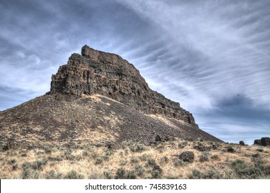 Umatilla Rock, A Basalt Blade That Withstood The Ice Age Floods In Eastern Washington