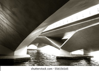 Under The Bridge Highway Waterway Expressway River Esplanade Fullerton Southeast Asia Singapore City                               