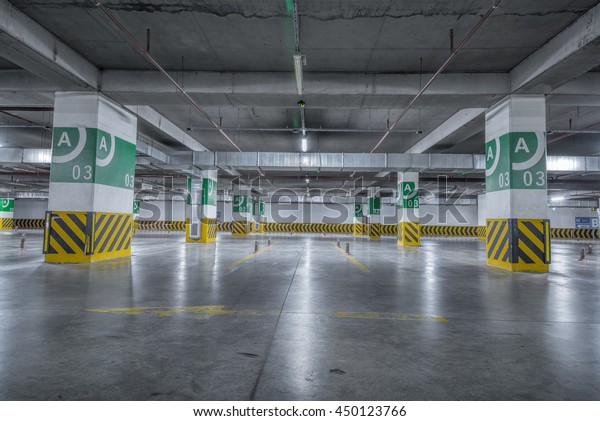 Underground parking\
Garage