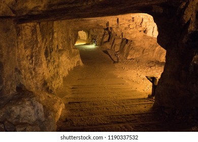 Underground Quarry Zedekiah's Cave, Solomon's Quarries