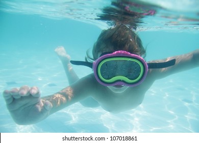 Child Swimming Underwater Sea Pool Stock Photo 108984020 | Shutterstock