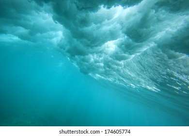 Underwater wave 