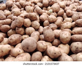 Unfocused Close up Photo of Fresh potatoes taken at super market