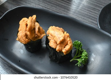 Uni Sushi , ( Japanese Sea Urchin Sushi )