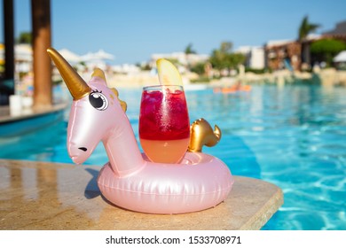 Unicorn Inflatable Drink Holder With Cocktail