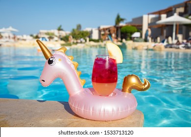 Unicorn Inflatable Drink Holder With Cocktail