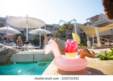 Unicorn Inflatable Drink Holder With Cocktail