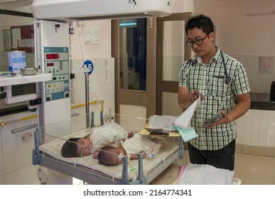 Unidentified Doctor In A Rural Hospital In Raxaul, Bihar State, India, Circa Nov. 2013