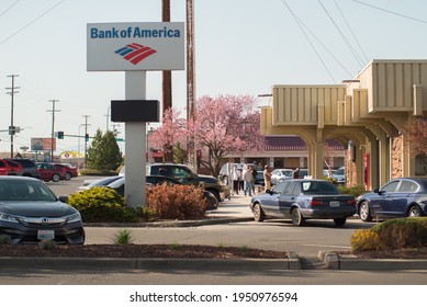 Union Gap, Washington, Usa, April 6th 2021; Long Lines At Bank Of America During Covid 19 Pandemic With Masked People Waiting In Long Lines