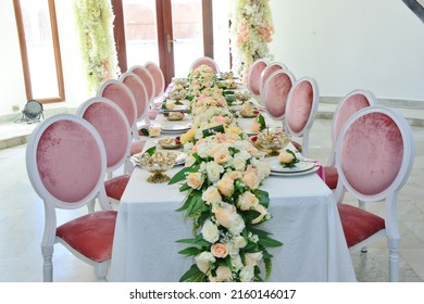 United Arab Emirates Local Ladies Wedding Table Set Up
