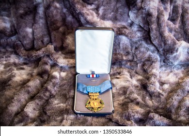 United States Air Force Medal Of Honor In Case With Silver Star Ribbon.