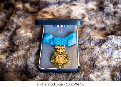 United States Air Force Medal Of Honor In Case With Silver Star Ribbon.