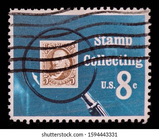 United States Of America - 1972 : 8 Cent Stamp Dedicated To Stamp Collecting. An 1847 Five Cent Stamp Of Ben Franklin Is Shown Under Magnifying Glass.