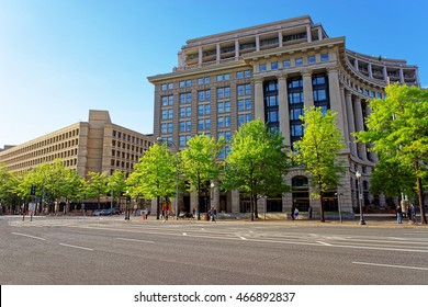 United States Navy Memorial And FBI Building Situated In Washington D.C., USA. Navy Memorial Was Established On October 13, 1987. It Is Associated With The Memorial Is The Naval Heritage Center. 