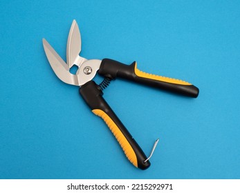 Universal Scissors For Cutting Waste