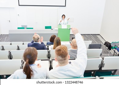 University Medicine Lecture In Hall For Apprenticeship Lessons Training