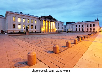 University Of Oslo, Square