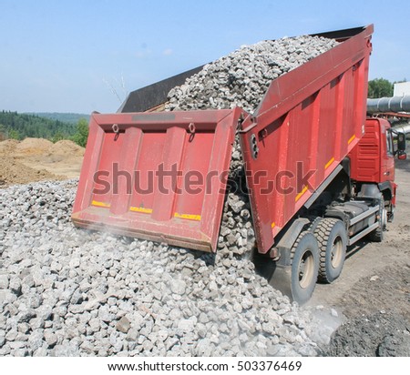 unloading gravel