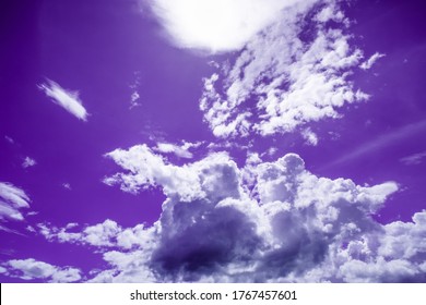 Стоковая фотография: Unnatural purple sky with cloud