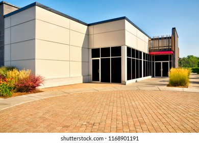 Unoccupied generic store front, business or professional office space. - Shutterstock ID 1168901191