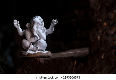 Unpainted Clay Model Of Lord Ganesh Holding Dinka, The Mouse