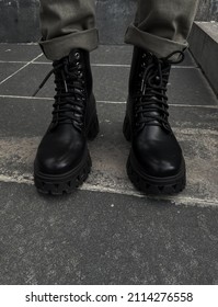 black jeans black boots mens