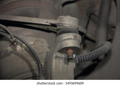 Unscrewed Ball Joint On Upper Arm Of Pneumatic Suspension Of The Car, Transmission Leverage Repair