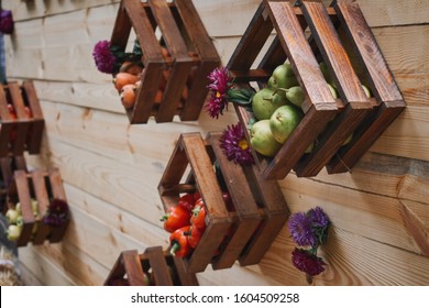 Upcycling Ideas, Recycle Crafts For Home Storage. Wooden Storage Containers For Fruit And Vegetables. Decorative Shelf From Wooden Box. Alternative Eco-friendly Shelves For Shop, Store.