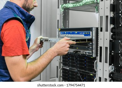 7,479 Server Rack Technician Images, Stock Photos & Vectors | Shutterstock