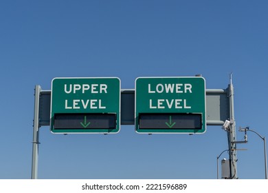 Upper Level, Lower Level electronic signs with green arrow indicating both levels are open on the Verrazzano-Narrows Bridge in Staten Island, New York