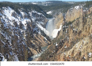 Upper Yellowstone Falls, Grand Canyon of Yellowstone National Park, USA