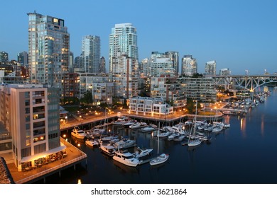7,701 Waterfront condos Images, Stock Photos & Vectors | Shutterstock - Upscale Waterfront Condos