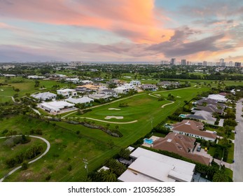 Upscale Golf Course Community Homes In Fort Lauderdale FL